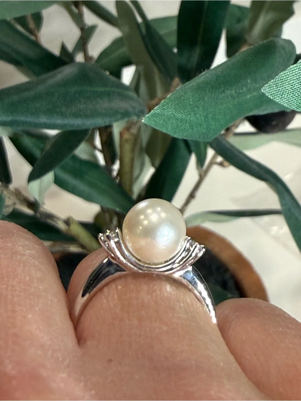 Diamond Pearl Ring in White Gold